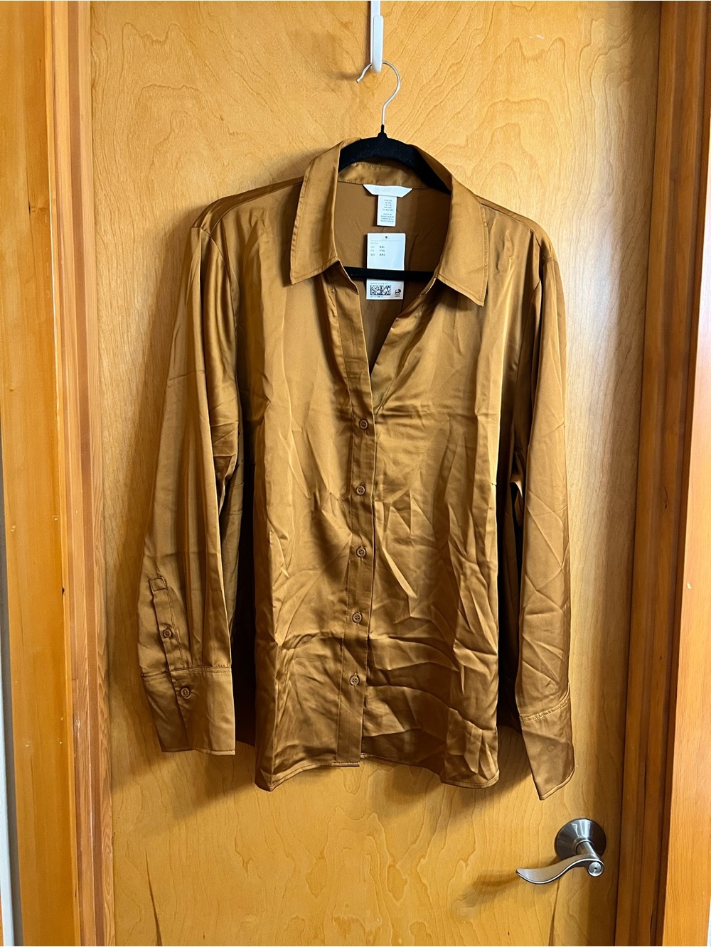 2qty - H&M Women’s Satin Button-Up Shirts in Mustard/Gold, and Cream - Picture 2 of 9